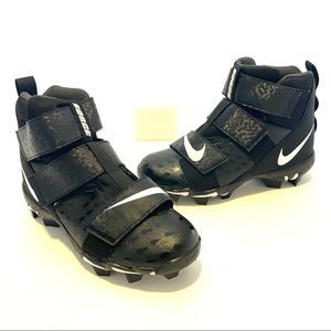 Nike Force Savage Shark 2 Black/White Grade School Boy Football Cleats Size 4.5Y